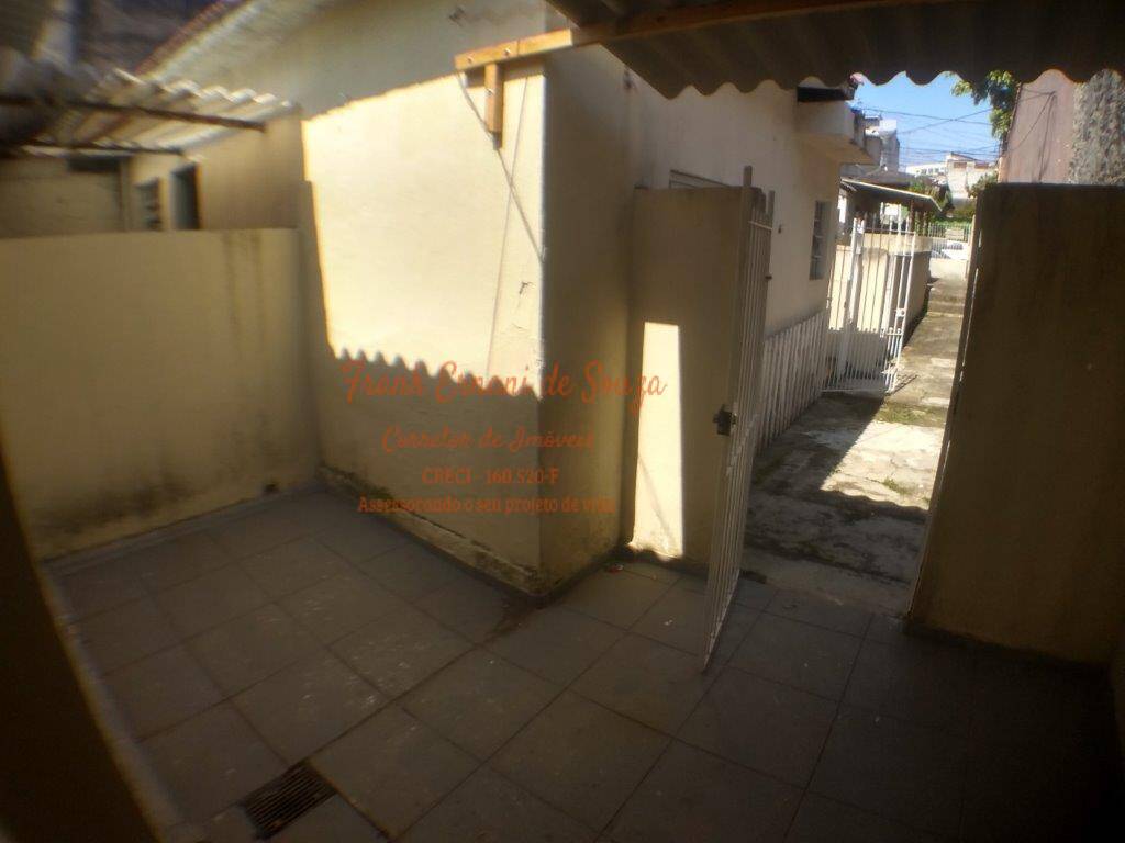 Casa à venda com 4 quartos, 261m² - Foto 1