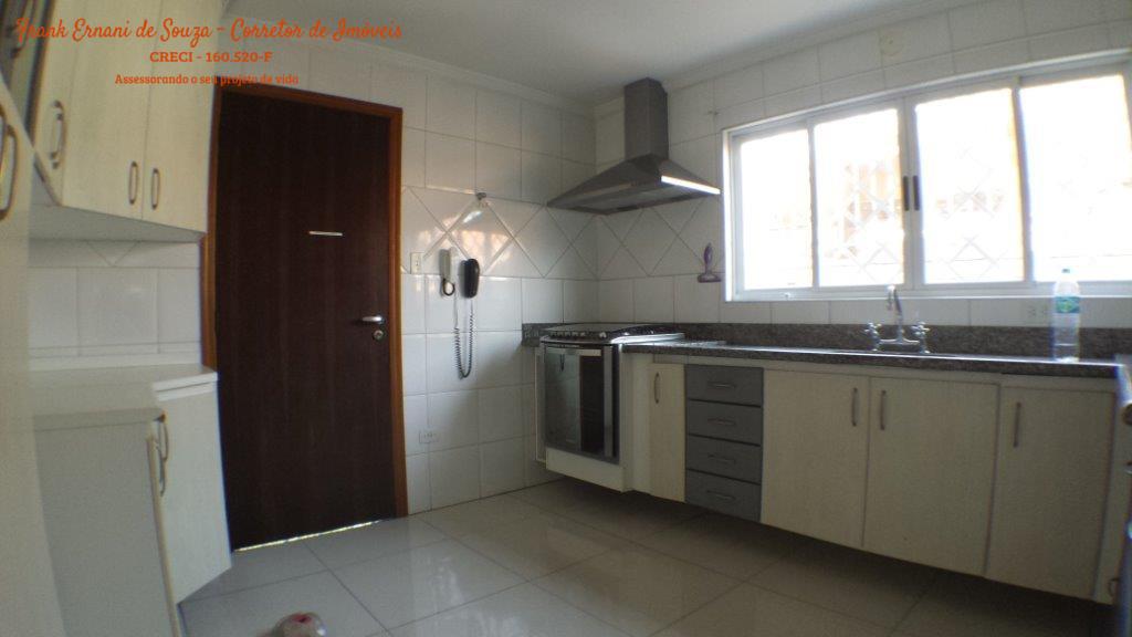 Sobrado à venda com 4 quartos, 220m² - Foto 1