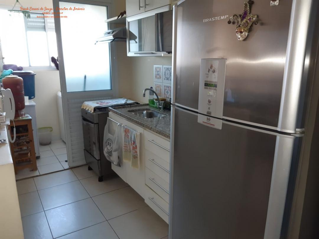 Apartamento à venda com 2 quartos, 62m² - Foto 12