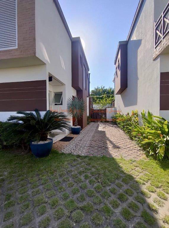 Casa de Condomínio à venda com 4 quartos, 192m² - Foto 1