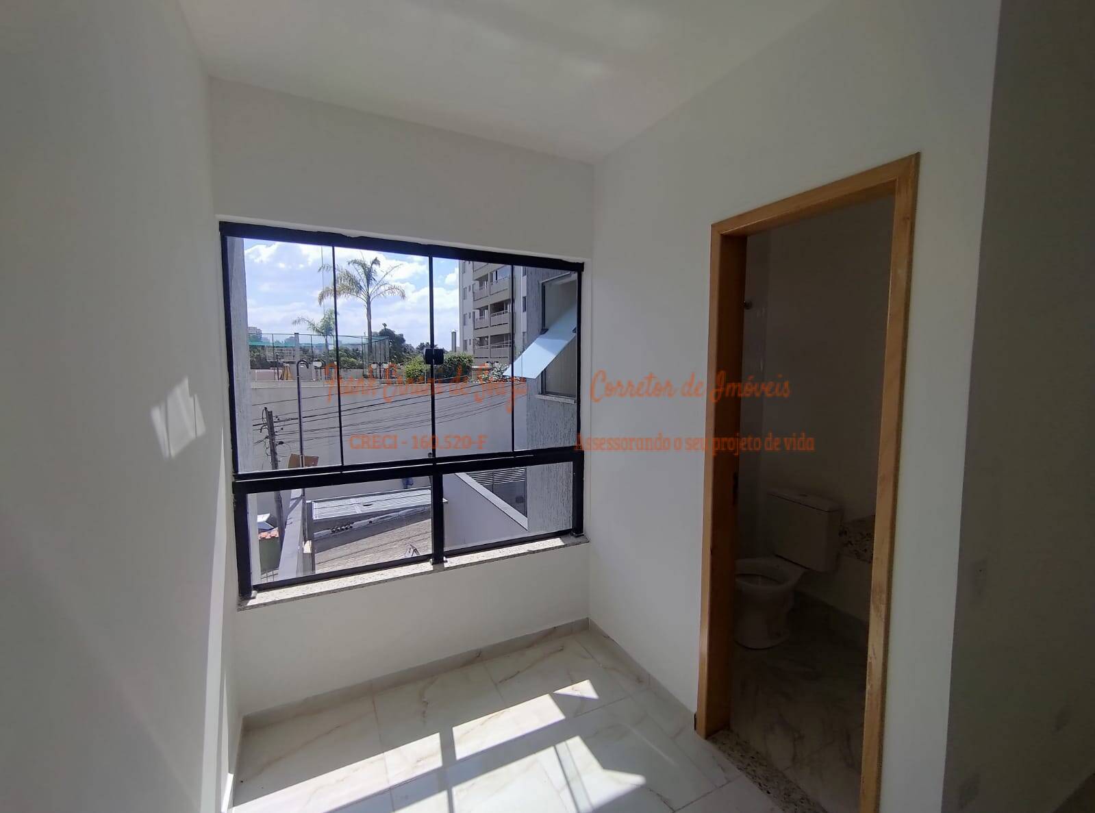 Sobrado à venda e aluguel com 3 quartos, 100m² - Foto 1