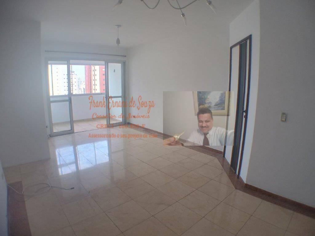 Apartamento à venda com 3 quartos, 119m² - Foto 2