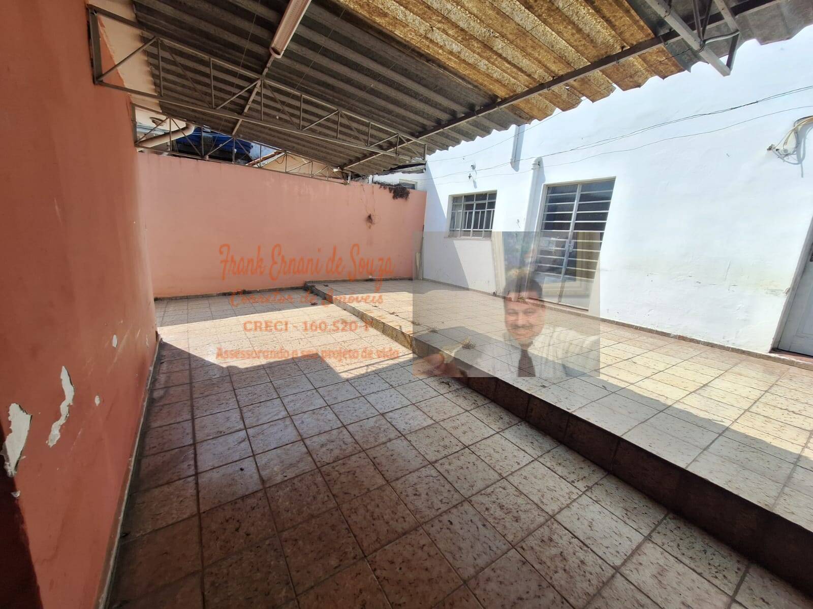 Casa para alugar com 4 quartos, 250m² - Foto 11